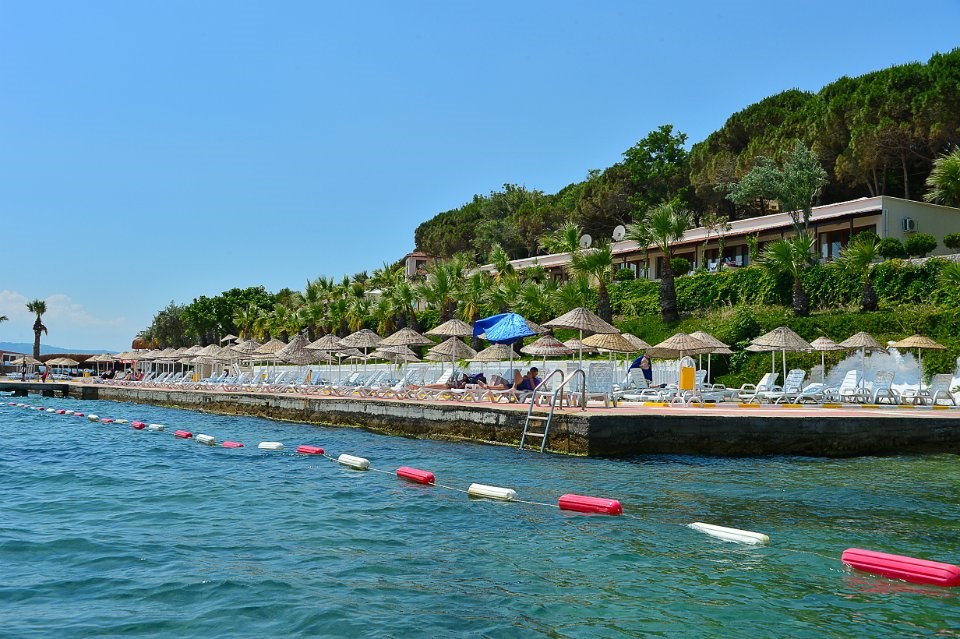 urla polis evi